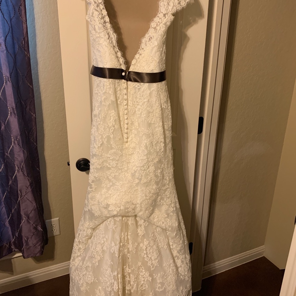 Allure Bridal 9000 wedding dress - Picture 5 of 8